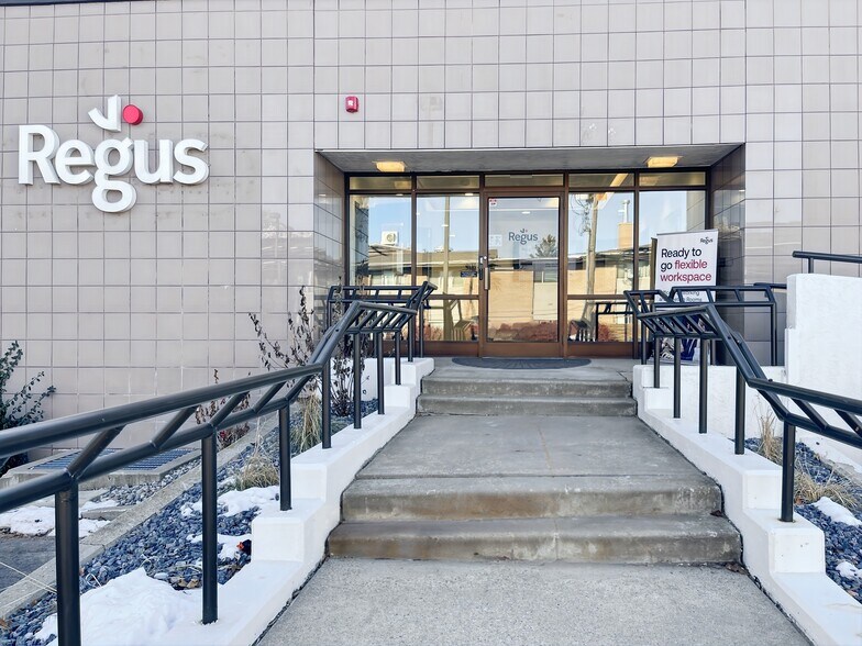 3293 Harrison Blvd, Ogden, UT à louer - Photo du bâtiment - Image 3 de 20