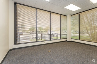 5757 Corporate Blvd, Baton Rouge, LA for lease Interior Photo- Image 2 of 5