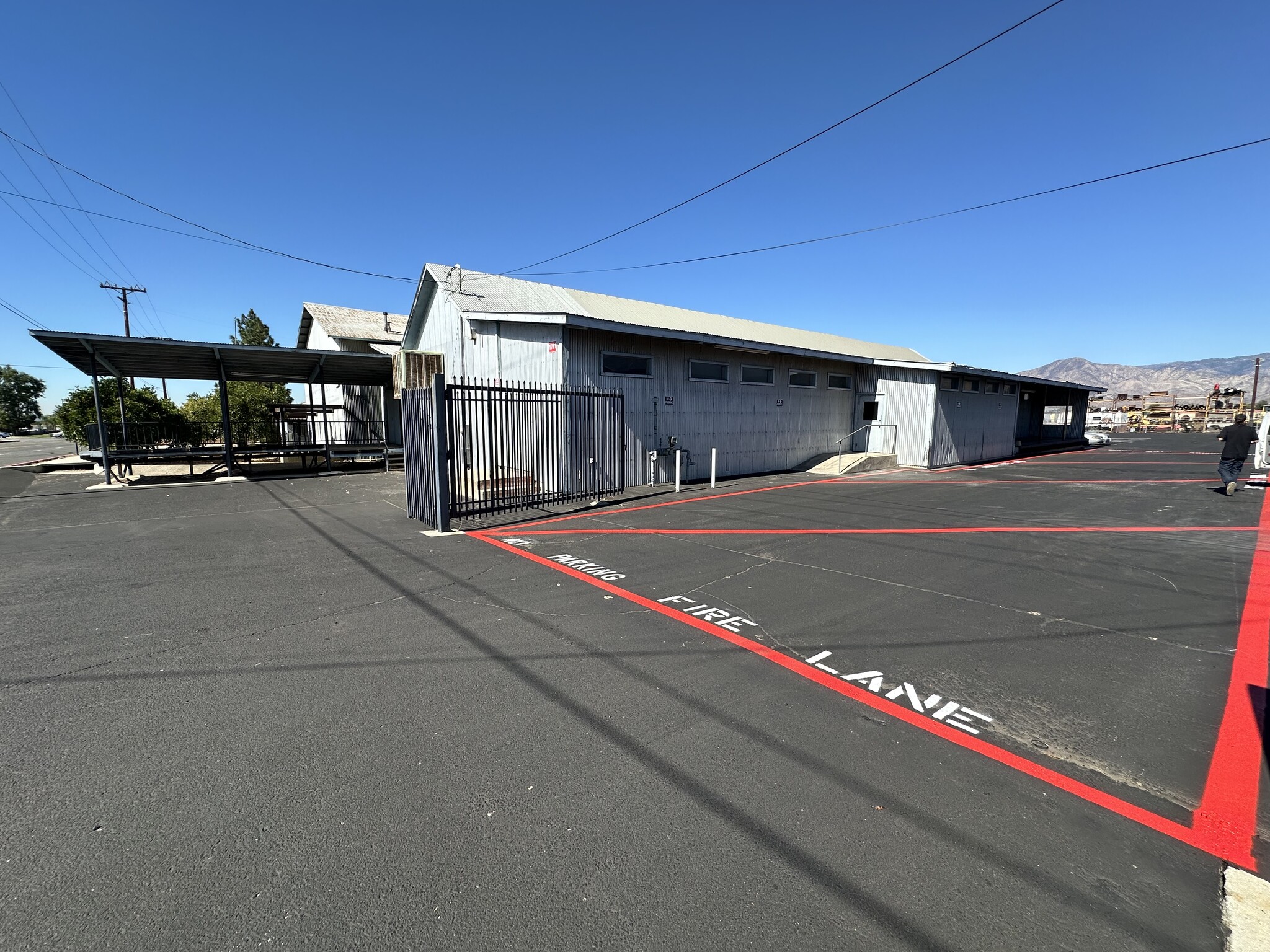 1711 E Colton Ave, Redlands, CA à louer Photo du bâtiment- Image 1 de 5