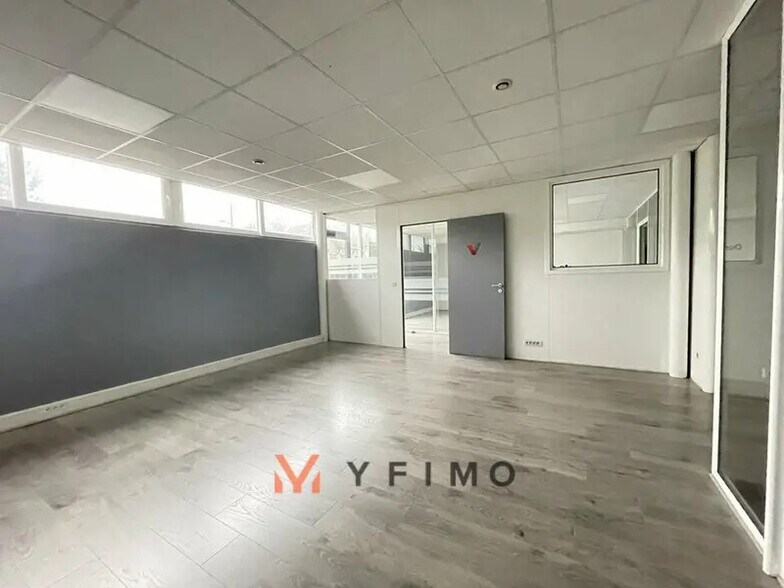 Office in Maule for lease - Interior Photo - Image 3 of 5