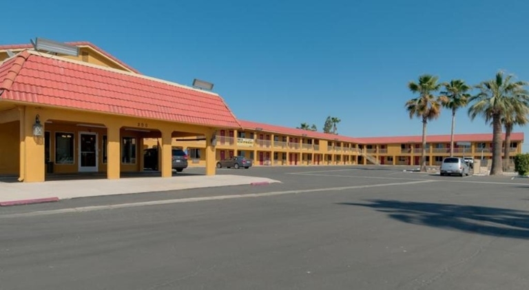 200 Trask St, Bakersfield, CA for sale Primary Photo- Image 1 of 1