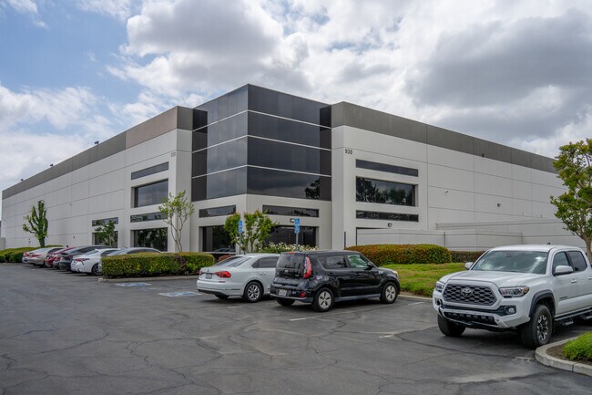 Plus de détails pour 930 S Rockefeller Ave, Ontario, CA - Industriel à louer