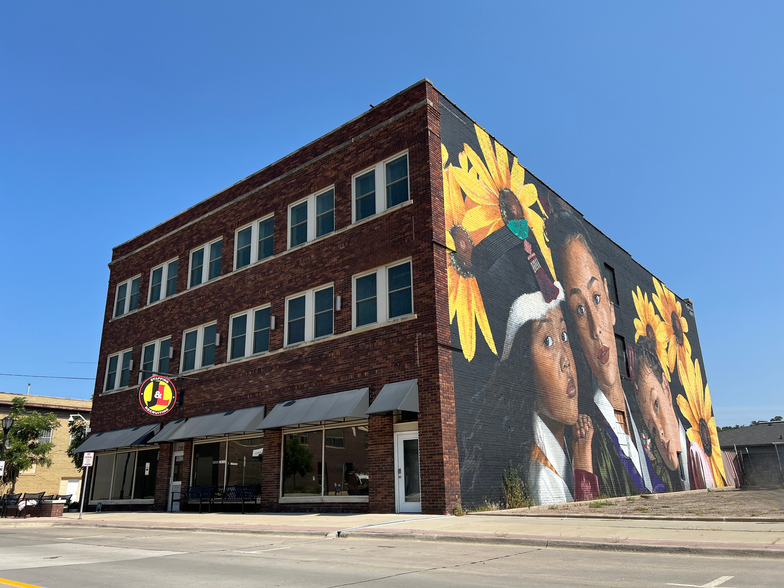 219-223 W 7th St, Sioux City, IA for sale - Building Photo - Image 1 of 1