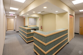 1445 N Hunt Club Rd, Gurnee, IL for lease Interior Photo- Image 2 of 5