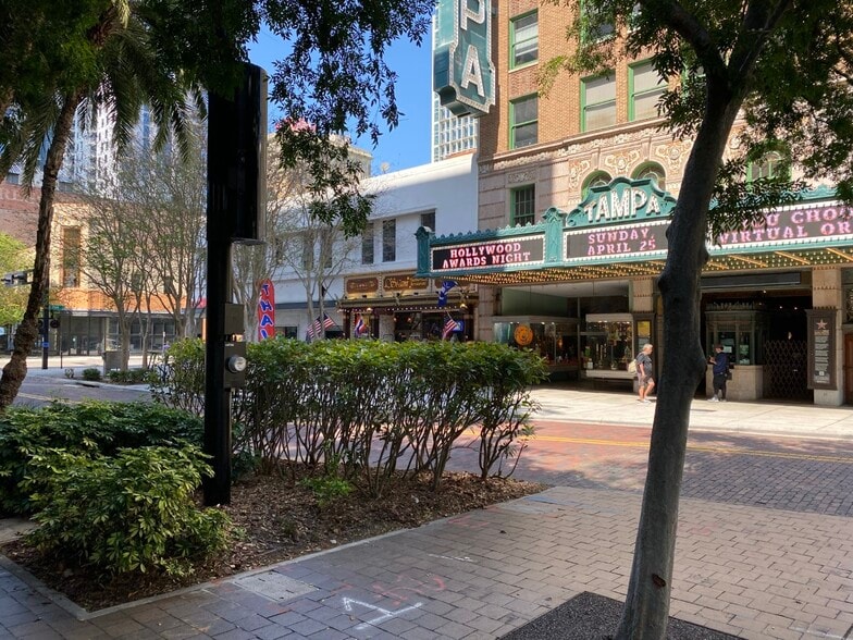 715 N Franklin St, Tampa, FL for lease - Building Photo - Image 2 of 11