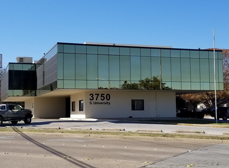 3750 S University Dr, Fort Worth, TX à louer - Photo du bâtiment - Image 1 de 1