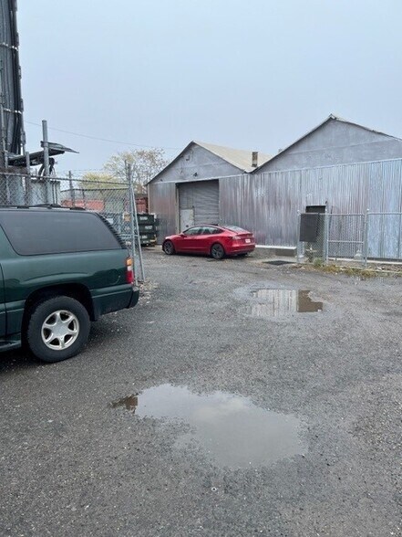 6104 Strickland Ave, Brooklyn, NY à louer - Photo du bâtiment - Image 2 de 14