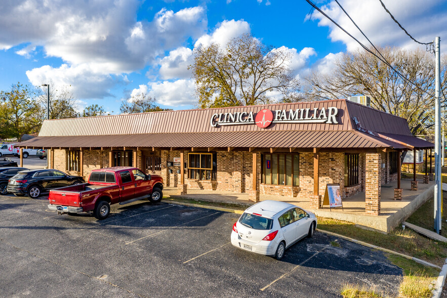 634 E Court St, Seguin, TX for sale - Building Photo - Image 1 of 1