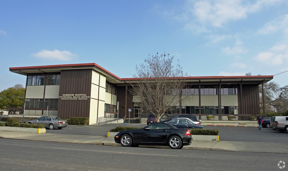 420 W Acacia St, Stockton, CA à louer - Photo du bâtiment - Image 2 de 4