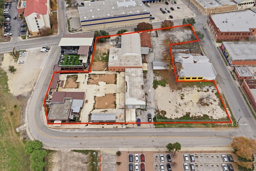 1116 E Houston St, San Antonio, TX à louer - Photo du bâtiment - Image 3 de 12