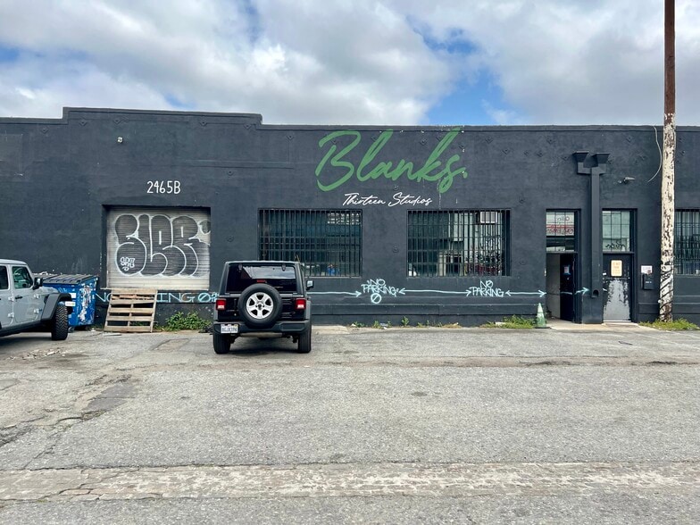2449-2485 Hunter St, Los Angeles, CA for lease - Building Photo - Image 2 of 8