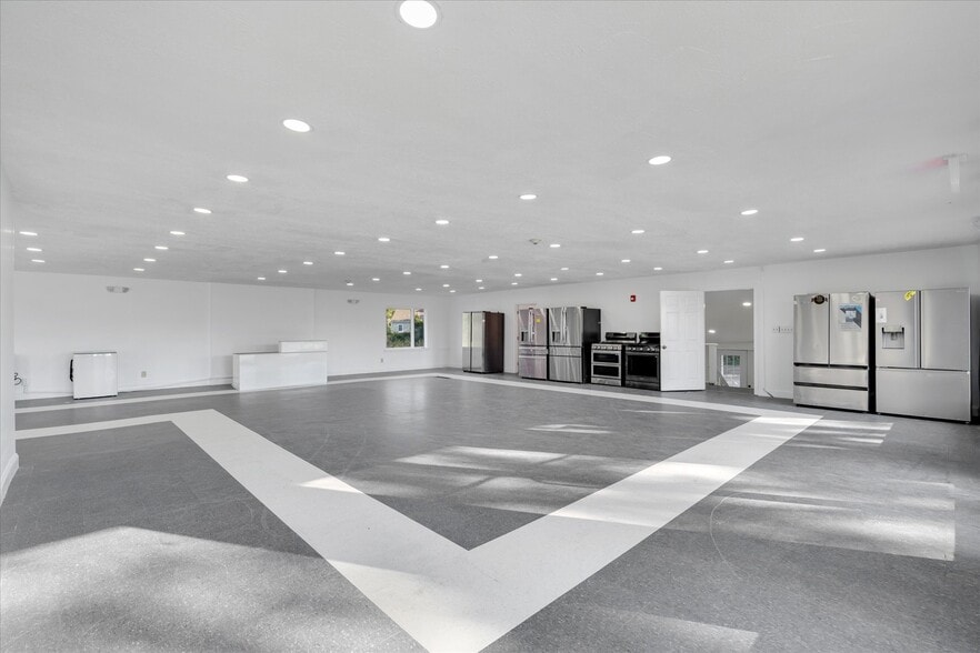 307 Falmouth Rd, Hyannis, MA for sale - Building Photo - Image 2 of 23