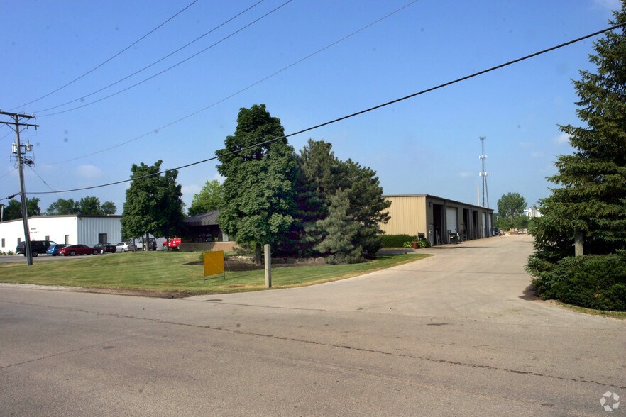 28846 N Nagel Ct, Lake Bluff, IL à louer - Photo principale - Image 3 de 13