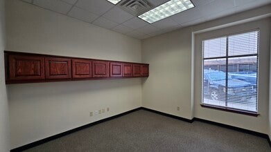 1 E Central Ave, Temple, TX for lease Interior Photo- Image 2 of 2