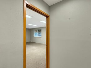 9623 32nd St SE, Lake Stevens, WA for lease Interior Photo- Image 1 of 7