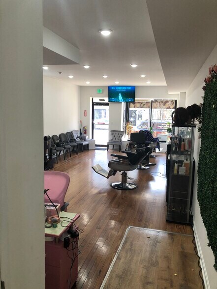 1718 Eastern Ave, Baltimore, MD à vendre - Photo intérieure - Image 3 de 8