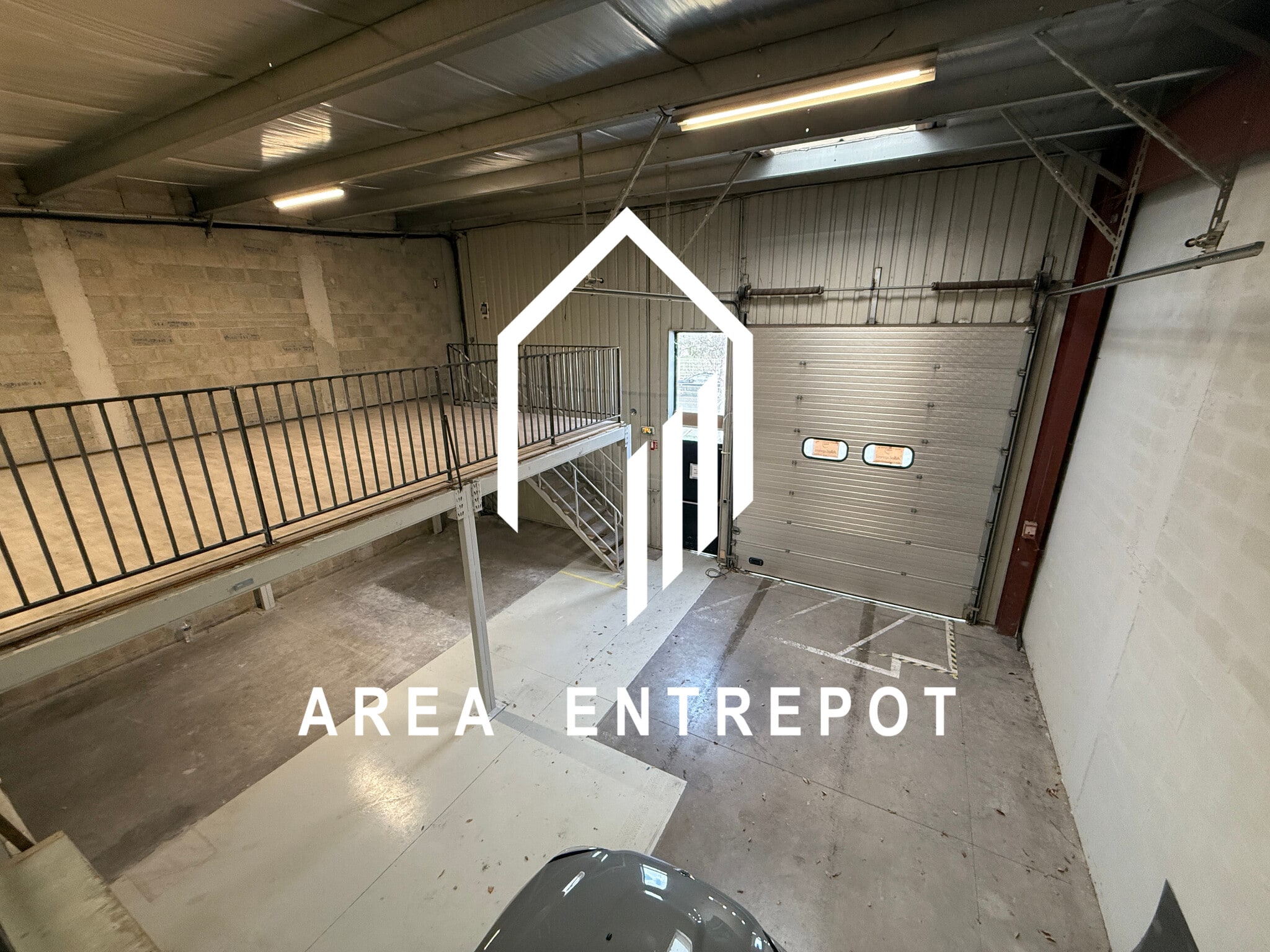 Flex in Marseille for sale Interior Photo- Image 1 of 12