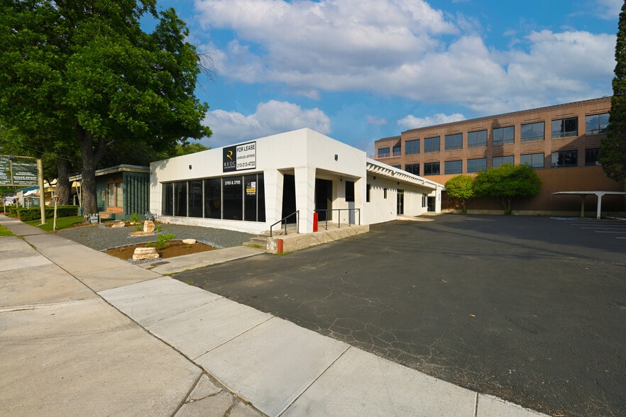 3703-3705 Broadway, San Antonio, TX for lease - Building Photo - Image 3 of 4