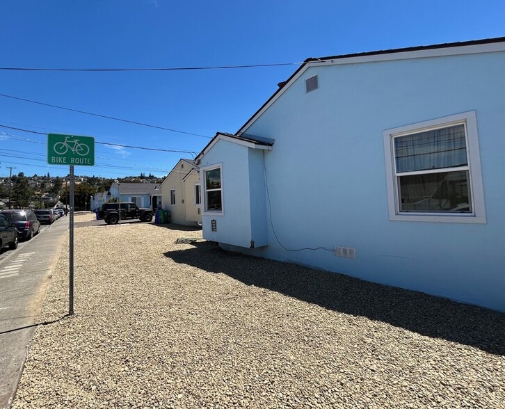 1496 167th Ave, Ashland, CA for sale - Building Photo - Image 2 of 5