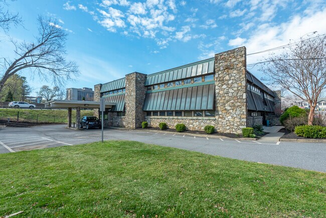 Plus de détails pour 7 Orchard St, Asheville, NC - Commerce de détail à vendre