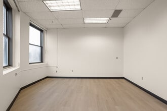 435 Lancaster St, Leominster, MA à louer Photo intérieure- Image 2 de 3