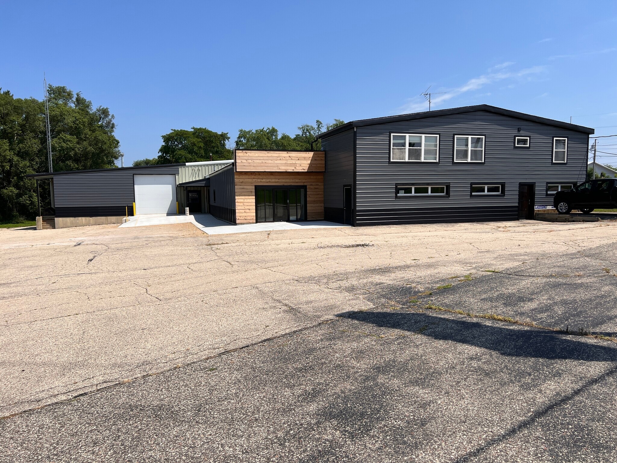 1411 New Pinery Rd, Portage, WI for lease Primary Photo- Image 1 of 4