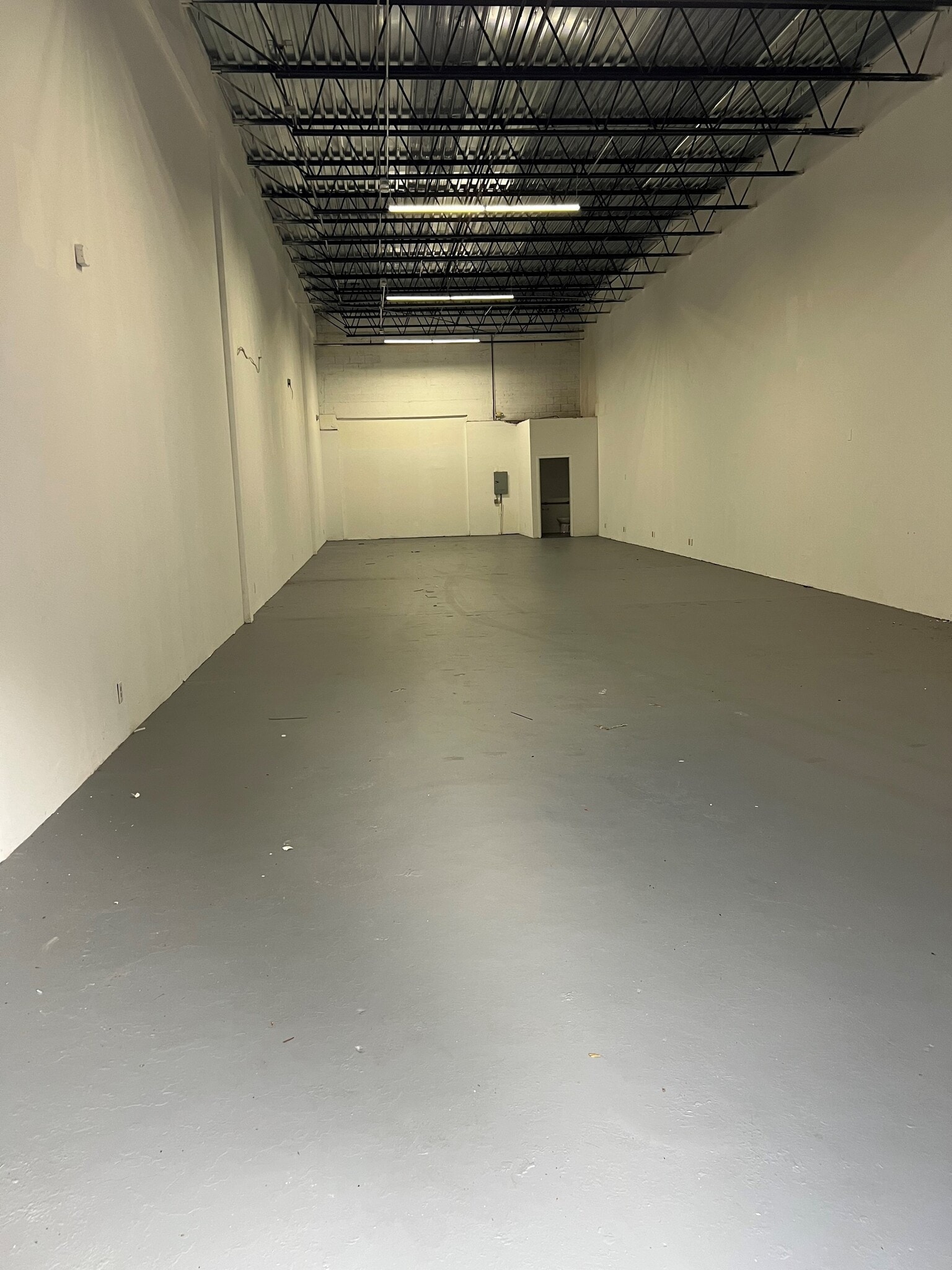 3927-3999 NW 19th St, Lauderdale Lakes, FL for lease Interior Photo- Image 1 of 2