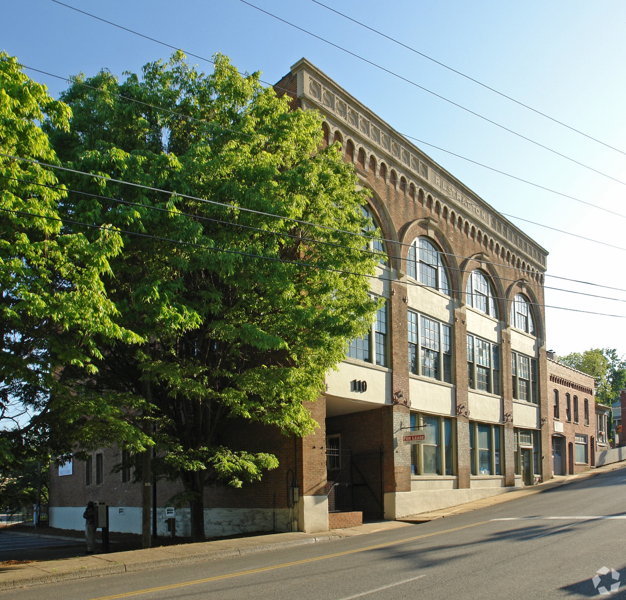 110 W Johnson St, Staunton, VA for lease Primary Photo- Image 1 of 8