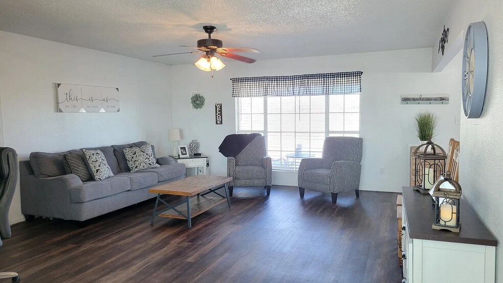 406 E FM 1585, Lubbock, TX à vendre - Photo intérieure - Image 3 de 12