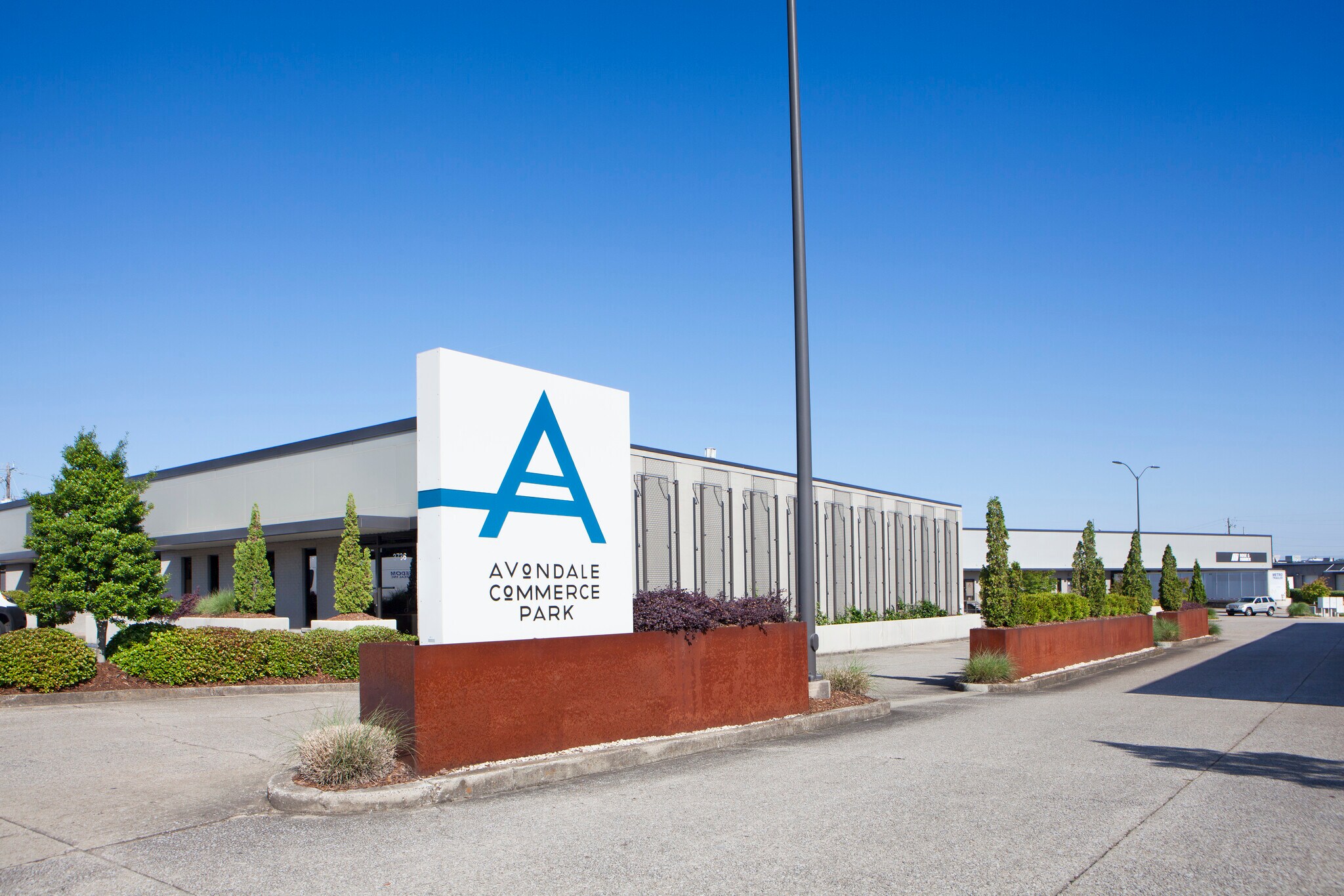 401-419 37th St N, Birmingham, AL for lease Building Photo- Image 1 of 9