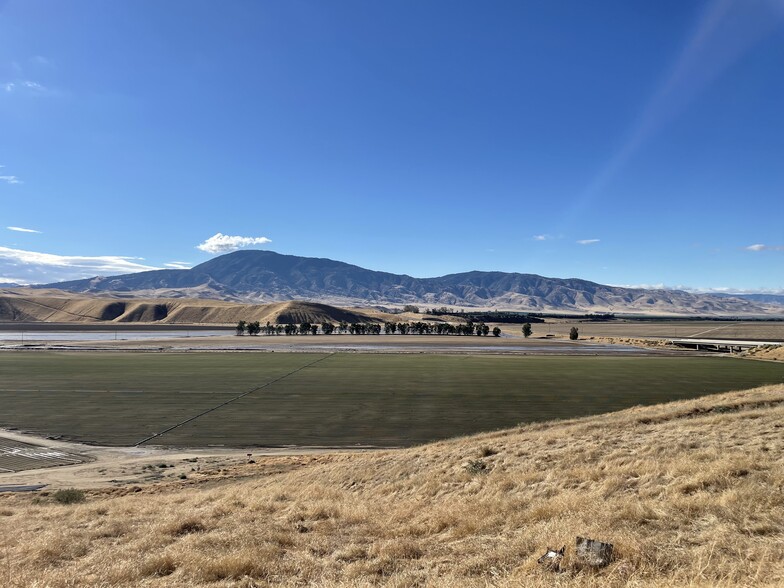 Bena Rd., Bakersfield, CA for sale - Primary Photo - Image 1 of 12