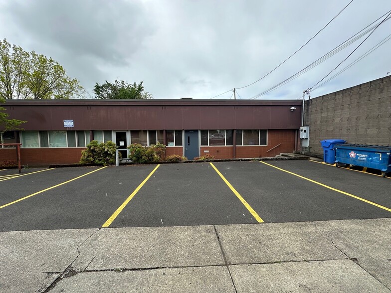 643 Union St, Salem, OR for lease - Building Photo - Image 1 of 3