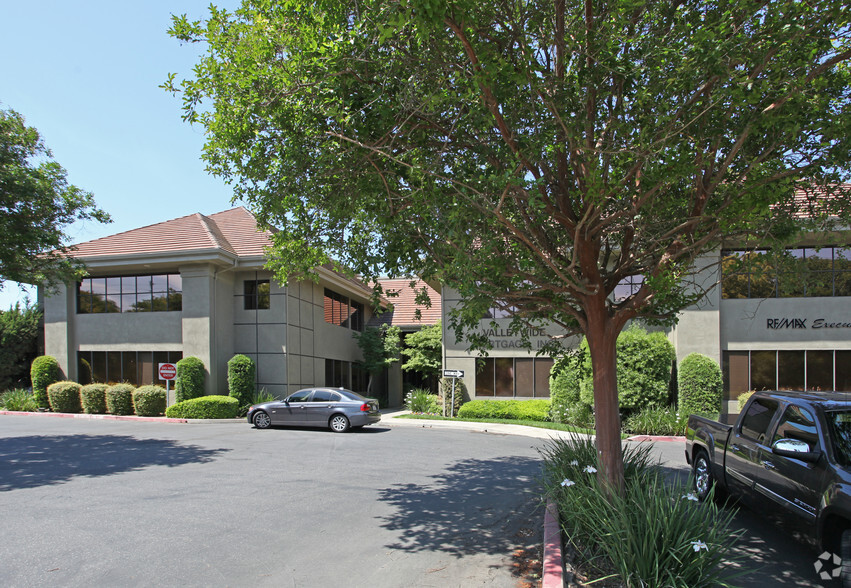 3425 Coffee Rd, Modesto, CA for lease - Primary Photo - Image 1 of 9