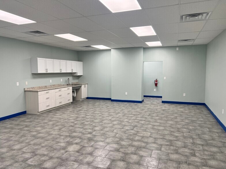 5000-5038 Alameda Ave, El Paso, TX à louer - Photo intérieure - Image 2 de 9