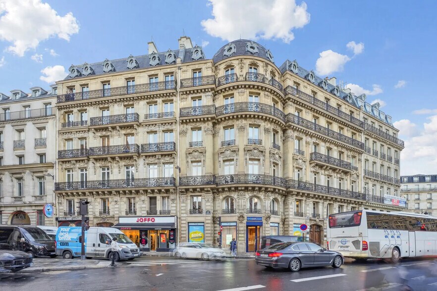 61 Rue De L'Arcade, Paris à louer - Photo du bâtiment - Image 2 de 4