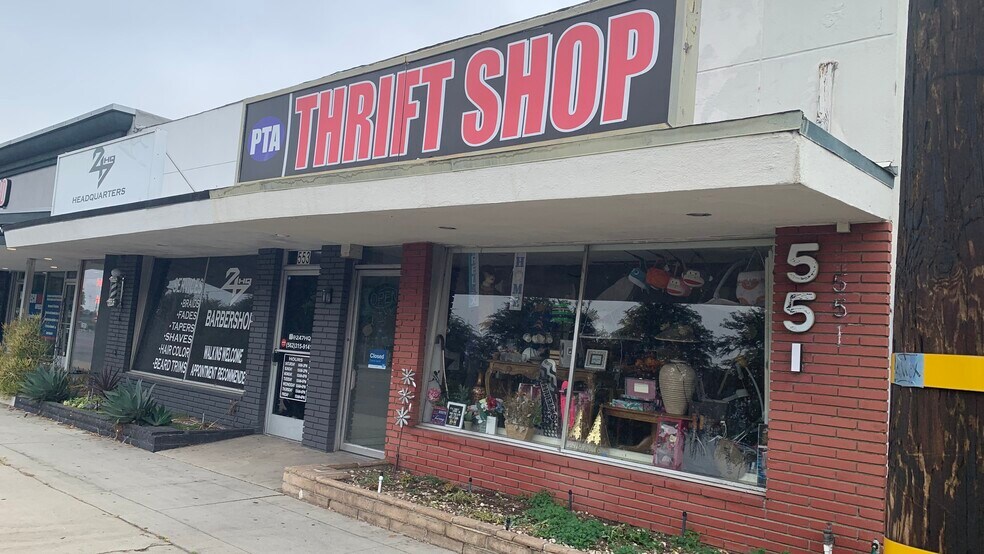 551-553 W Whittier Blvd, La Habra, CA à vendre - Photo du bâtiment - Image 2 de 4