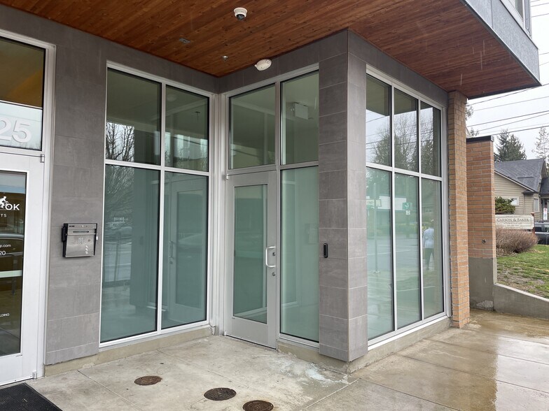 2025 NE 42nd Ave, Portland, OR à louer - Photo du bâtiment - Image 3 de 5