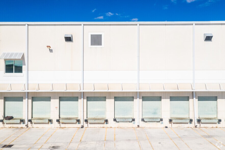 5480 W Hillsboro Blvd, Coconut Creek, FL for lease - Building Photo - Image 1 of 9