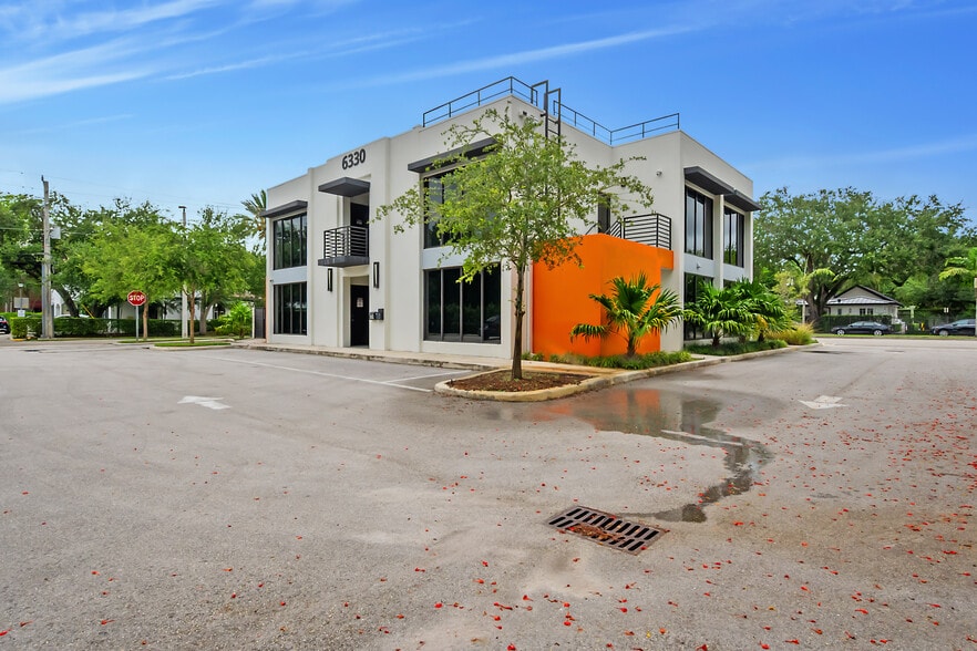 6330 Sunset Dr, South Miami, FL for lease - Building Photo - Image 3 of 40