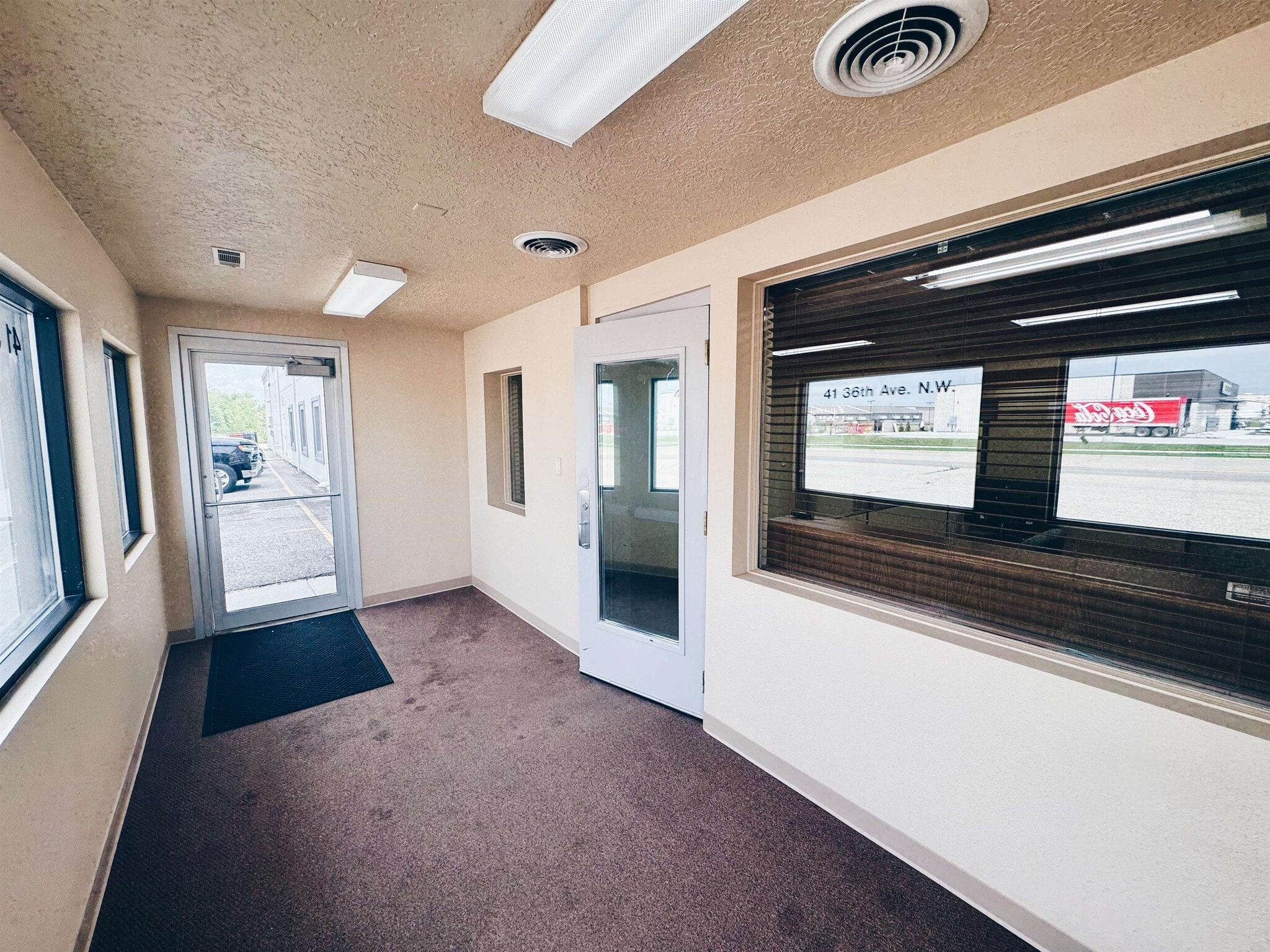 3520 N Broadway, Minot, ND for lease Interior Photo- Image 1 of 16