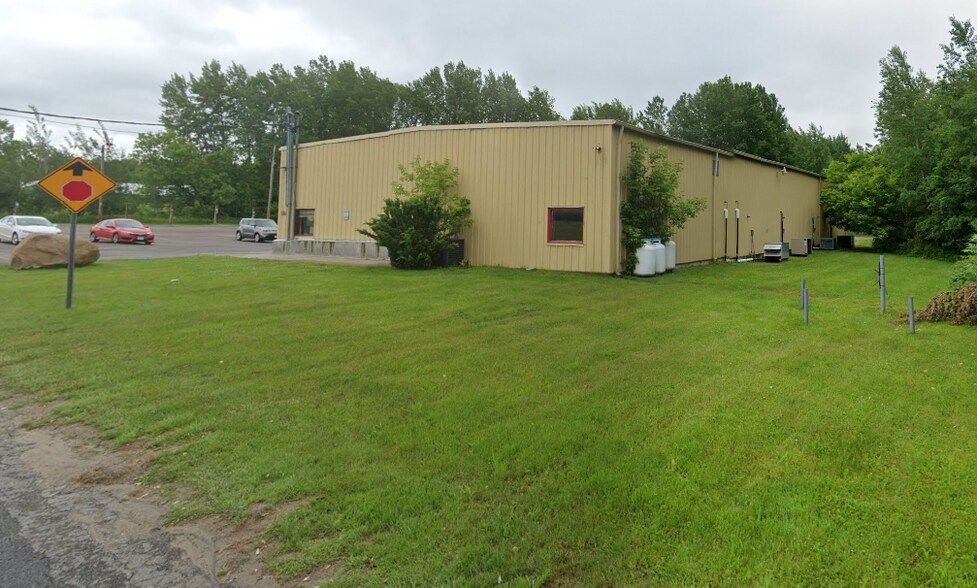 274 Junction Rd, Malone, NY à vendre - Photo du bâtiment - Image 3 de 3
