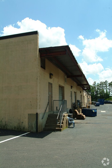 12906-12918 Old Stage Rd, Chester, VA for lease - Building Photo - Image 3 of 10