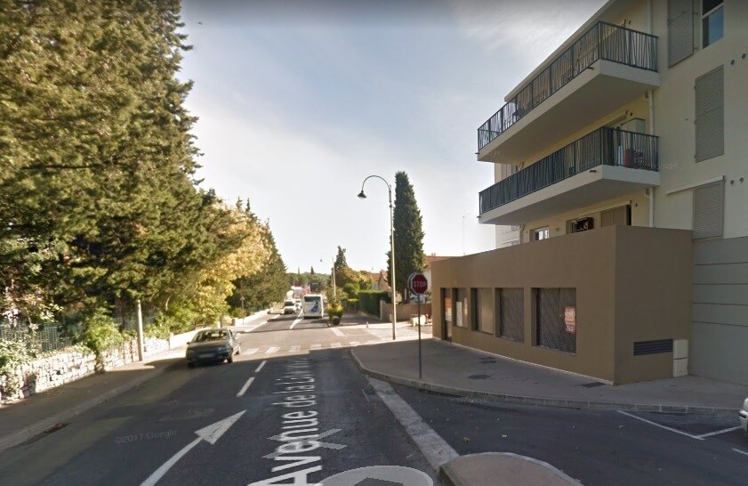 Retail in Brignoles for lease Primary Photo- Image 1 of 4