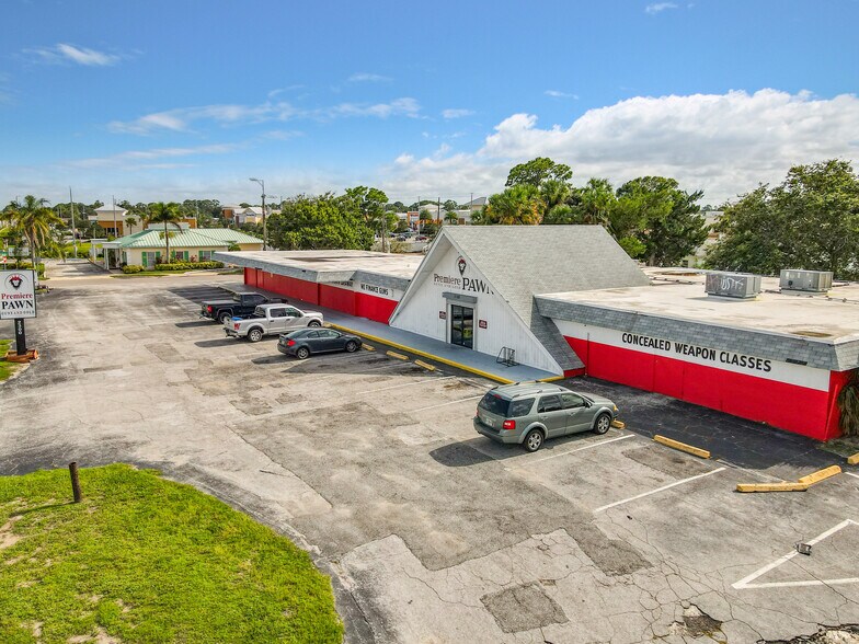 2300 S Washington Ave, Titusville, FL à vendre - Photo du bâtiment - Image 1 de 29