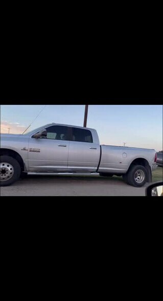 582 N Maple, Van, TX à vendre - Vidéo sur l’inscription commerciale - Image 2 de 13