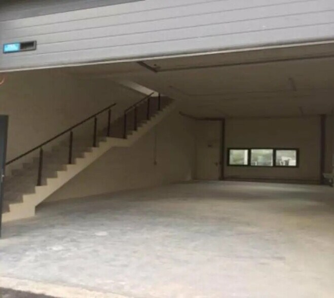 Flex dans Neuville-sur-Saône à louer - Photo intérieure - Image 3 de 4