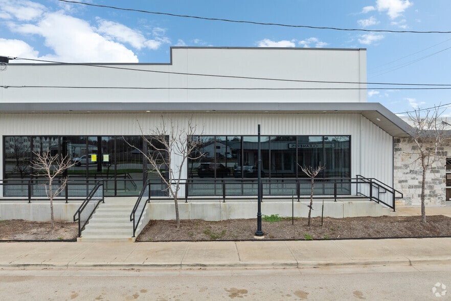 2406 Main St, Waller, TX for lease - Building Photo - Image 3 of 12