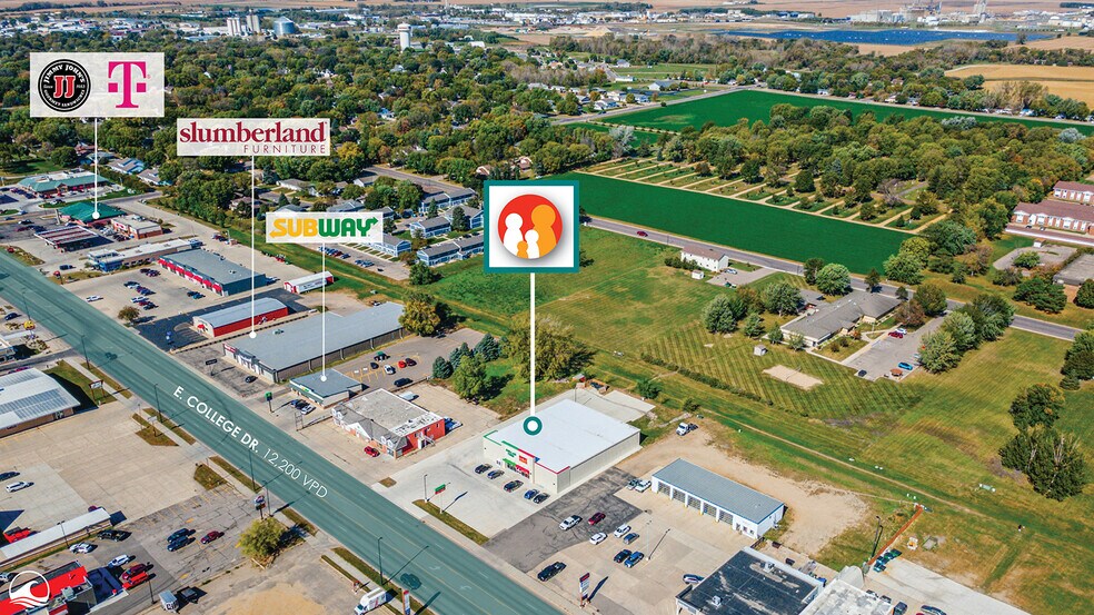 1213 E College Dr, Marshall, MN à vendre - Photo du bâtiment - Image 2 de 4