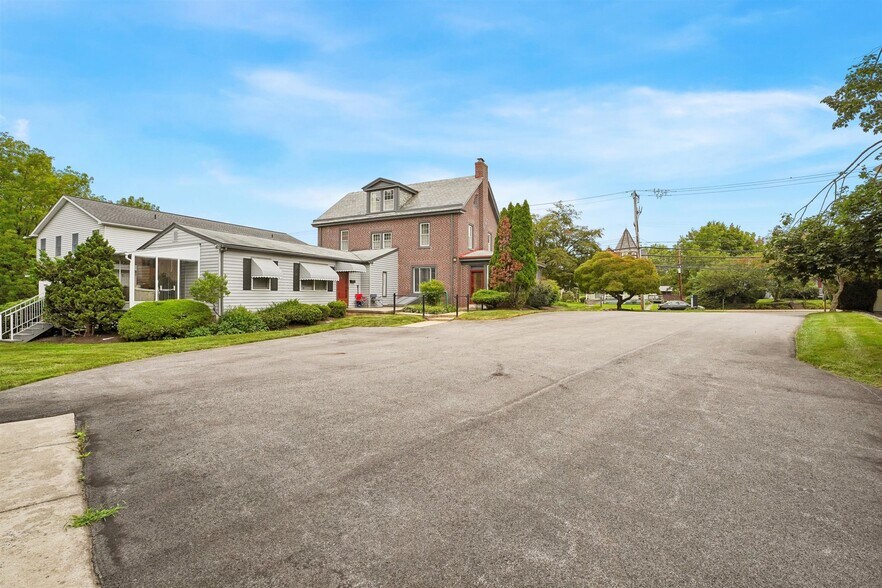 214 N Main St, North Wales, PA à vendre - Photo du bâtiment - Image 3 de 37