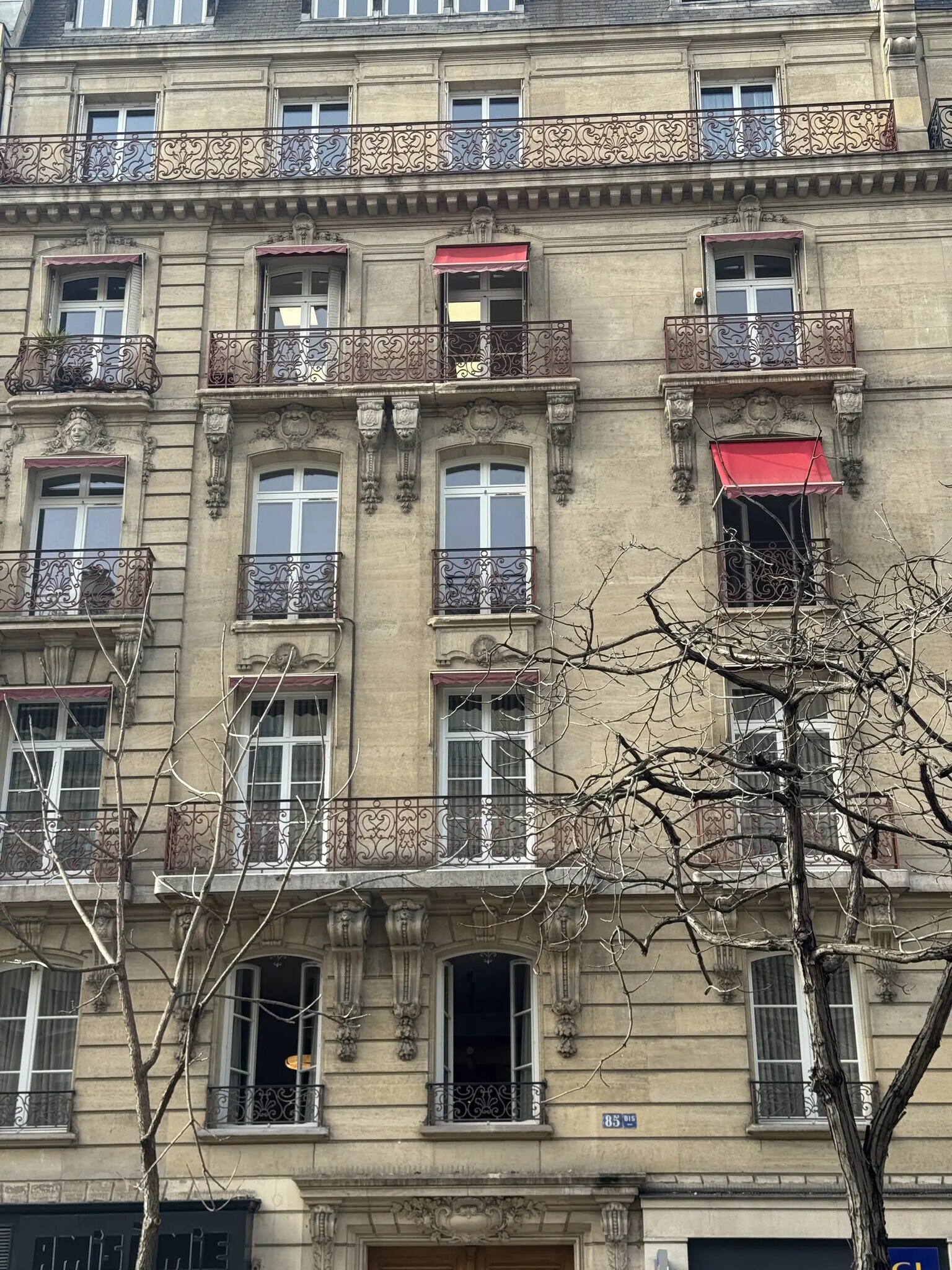 Multifamily in Paris for sale Building Photo- Image 1 of 8